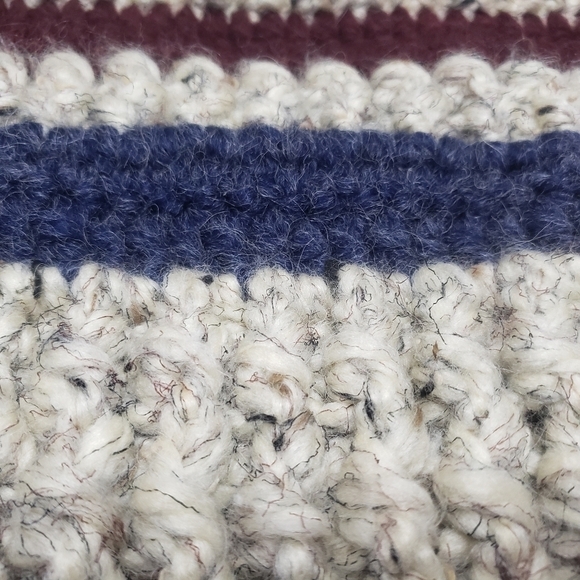 Vintage Crochet Boho Bag Bohemian Thick Yarn Wooden Handles Navy Cream Red EUC - Picture 5 of 10